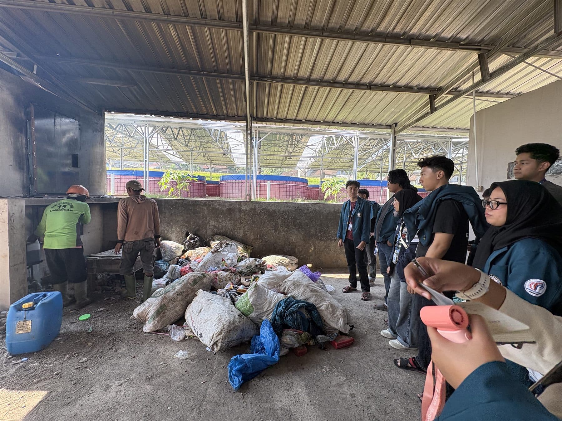 Optimasi alat pengurang volume sampah di TPS Desa Sriwulan